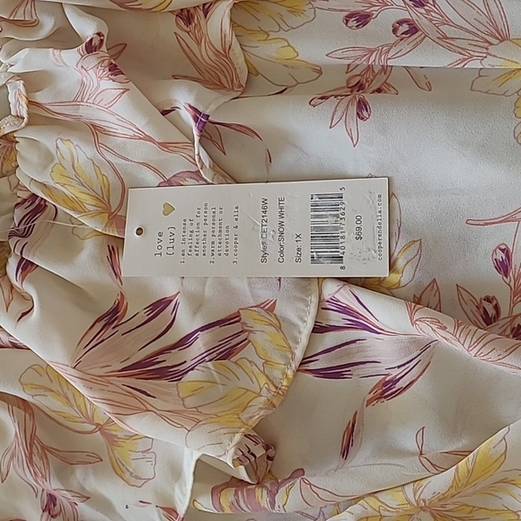 Copper & Ella Floral top, 1X, White with flower prints - Picture 6 of 6